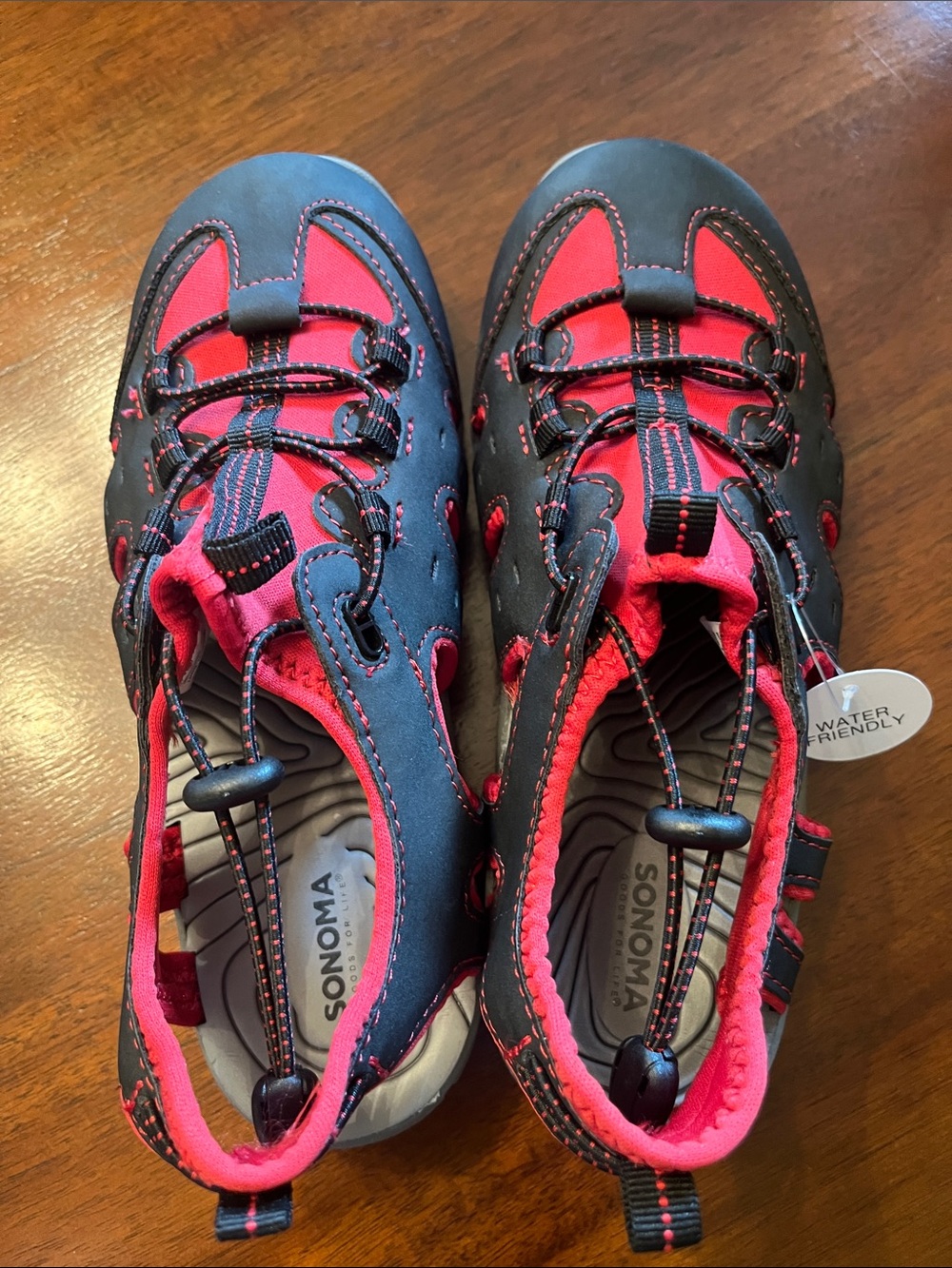 Sonoma youth 4 Kids Red and Black Water friendly sandals Shoes with Toggle Lace - Picture 6 of 9